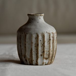 有肩膀的小口單插瓶