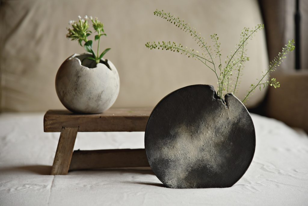 圓扁花器-煙黑 直徑18cm