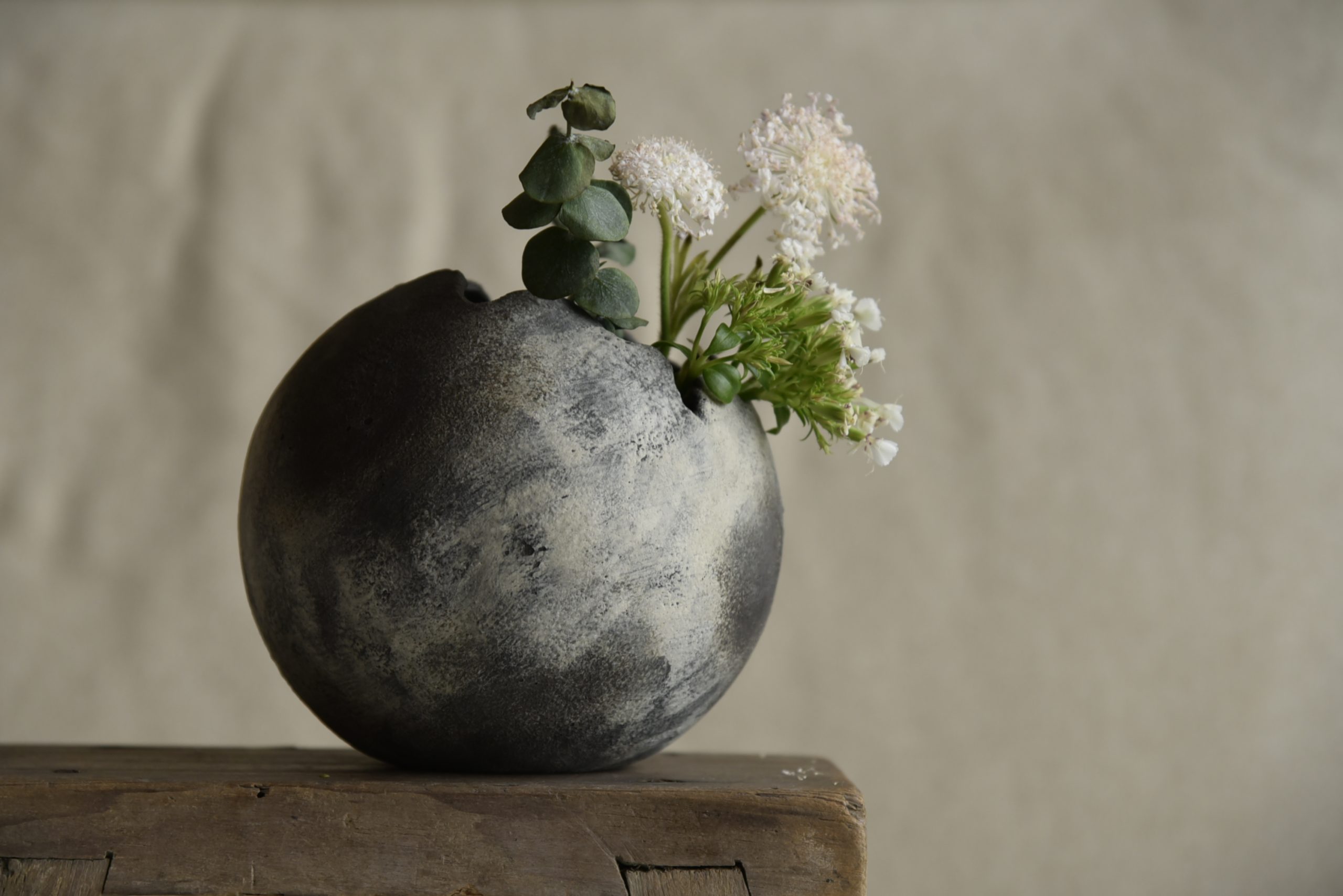 球型花器-煙黑 15cm:圖片 5
